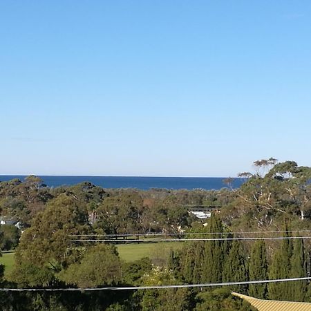 Castle Stay At Lakes Entrance Exterior photo